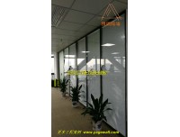 广州成品玻璃隔断哪家强 广州铝合金隔断墙多少钱一平米